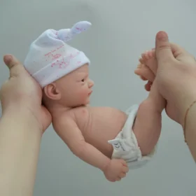 https://reborndollsonline.com/product/hyperrealistic-silicone-reborn-dolls/