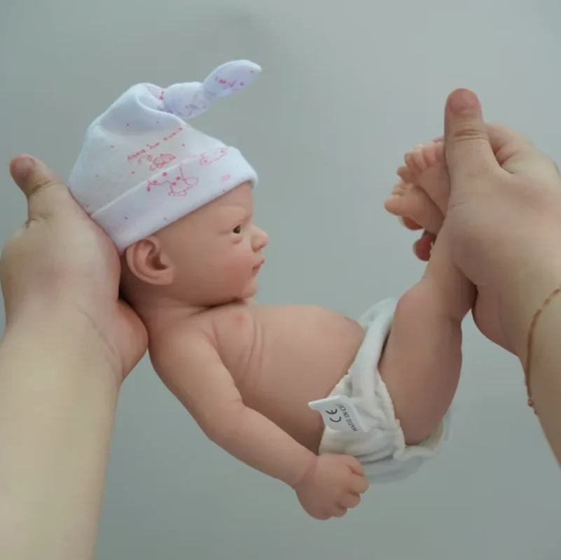 https://reborndollsonline.com/product/hyperrealistic-silicone-reborn-dolls/