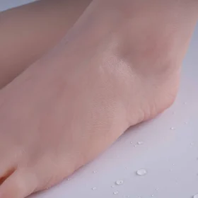 https://reborndollsonline.com/product/silicone-feet-super-platinum/