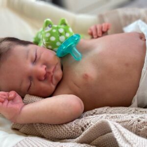 Buy Hyper-realistic silicone doll online - Best Silicon Dolls