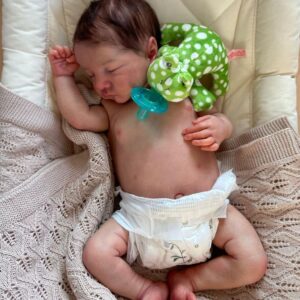 Buy Hyper-realistic silicone doll online - Best Silicon Dolls