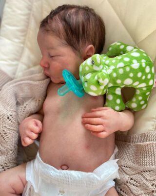 Buy Hyper-realistic silicone doll online - Best Silicon Dolls